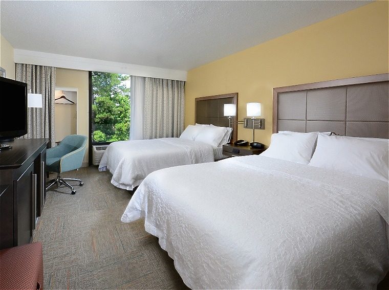 Charlotte North/Lake Norman 4