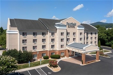 Fairfield Inn & Suites by Marriott Roanoke Hollins/I-81