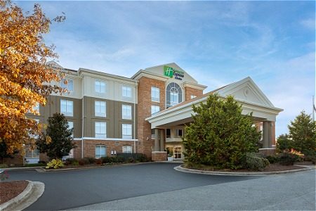 Holiday Inn Express & Suites Greensboro Airport Area